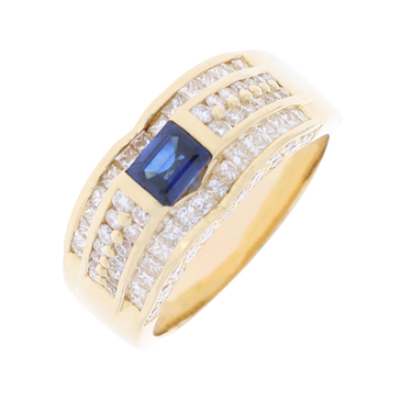 Ring mit Saphir ca. 0,80 ct., 31 Princessdiamanten ca. 1,09 ct. und 66 Brillanten ca. 1,65 ct. aus 750 Gelbgold # 65